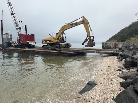 barge working with Stone-Work-Cutchogue