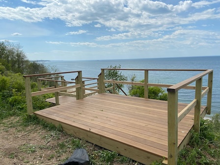 deck at head of the bluff stairs